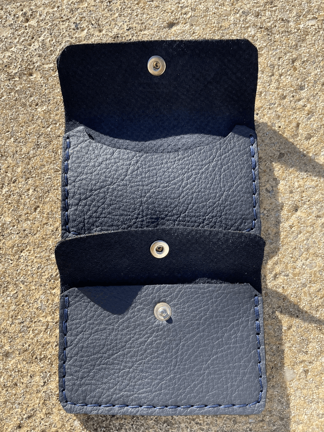 Porte-cartes/porte-monnaie bleu marine motif fleuri