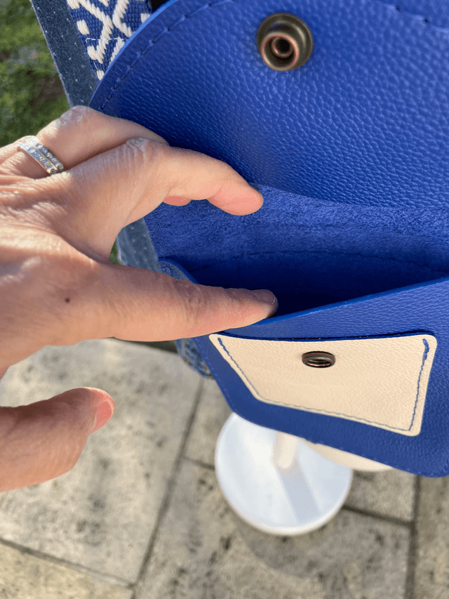 Sac en bandoulière pour smartphone bleu électrique/vanille