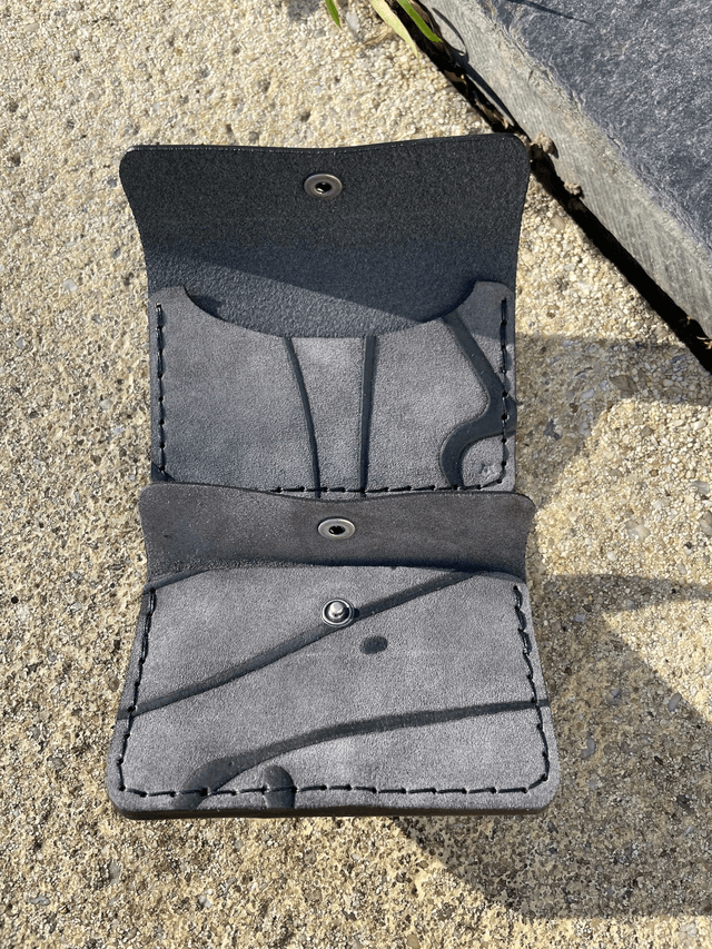Porte-cartes/porte-monnaie noir à motif gris